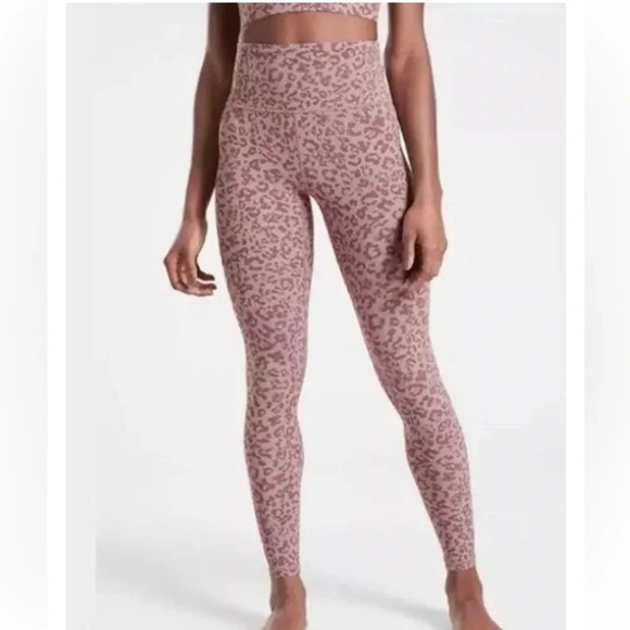Athleta ELATION ULTRA HIGH RISE 7/8 LEGGING Leopard Print Sporty Athleisure XS - Picture 1 of 11